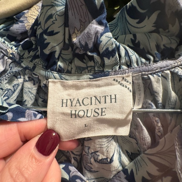 Tuckernuck HYACINTH HOUSE Multi Blue Leafy
Floral Thea Blouse Size L - Picture 5 of 6